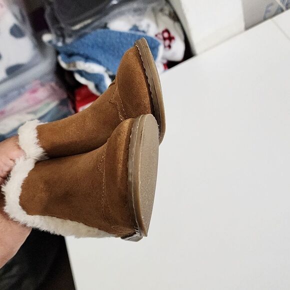 Girls BabyGap Brown Suede Texture Boots Size 7 Christmas Holiday Winter - Picture 8 of 10